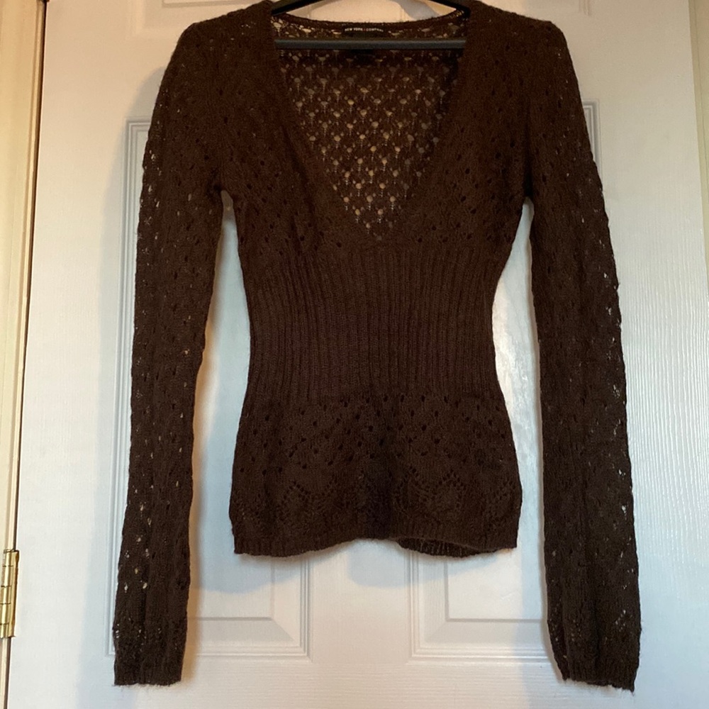 New York & Company NWOT Women’s V-Neck Sweater. Brown. Size S.